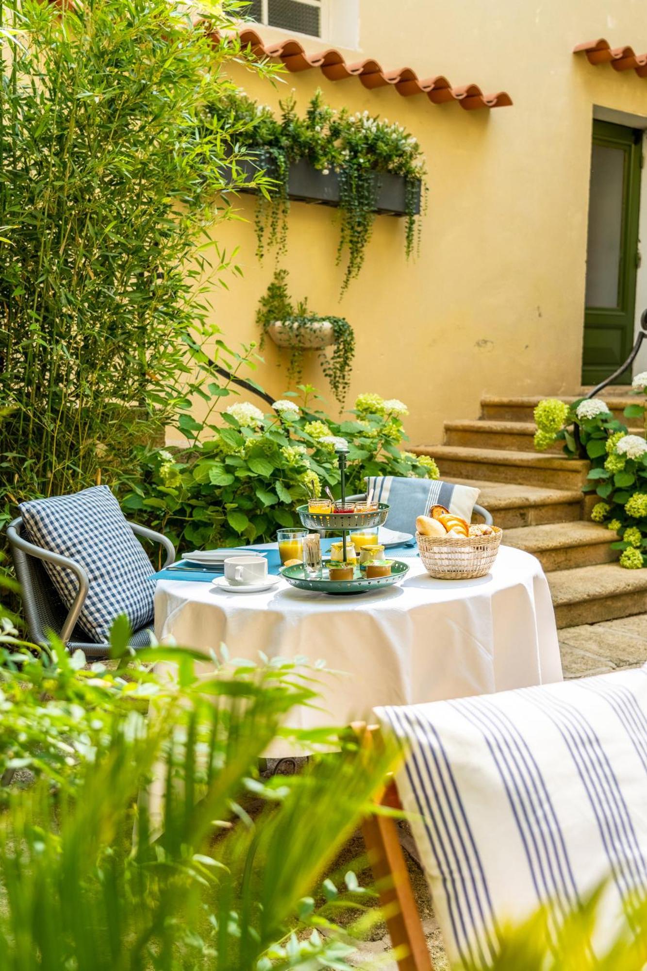Hotel Vendome Salon-de-Provence Buitenkant foto