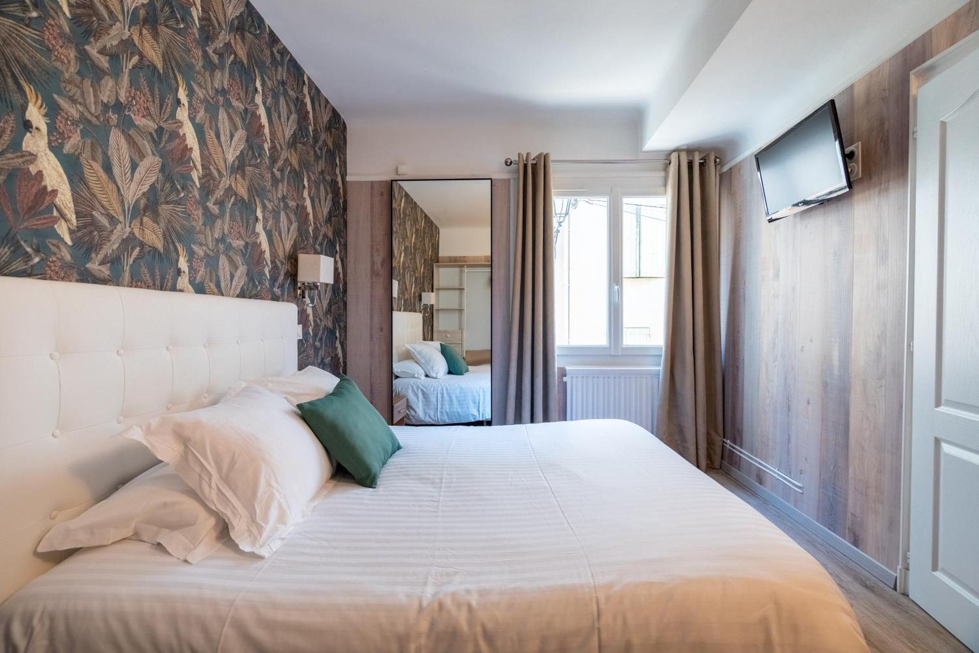 Hotel Vendome Salon-de-Provence Kamer foto